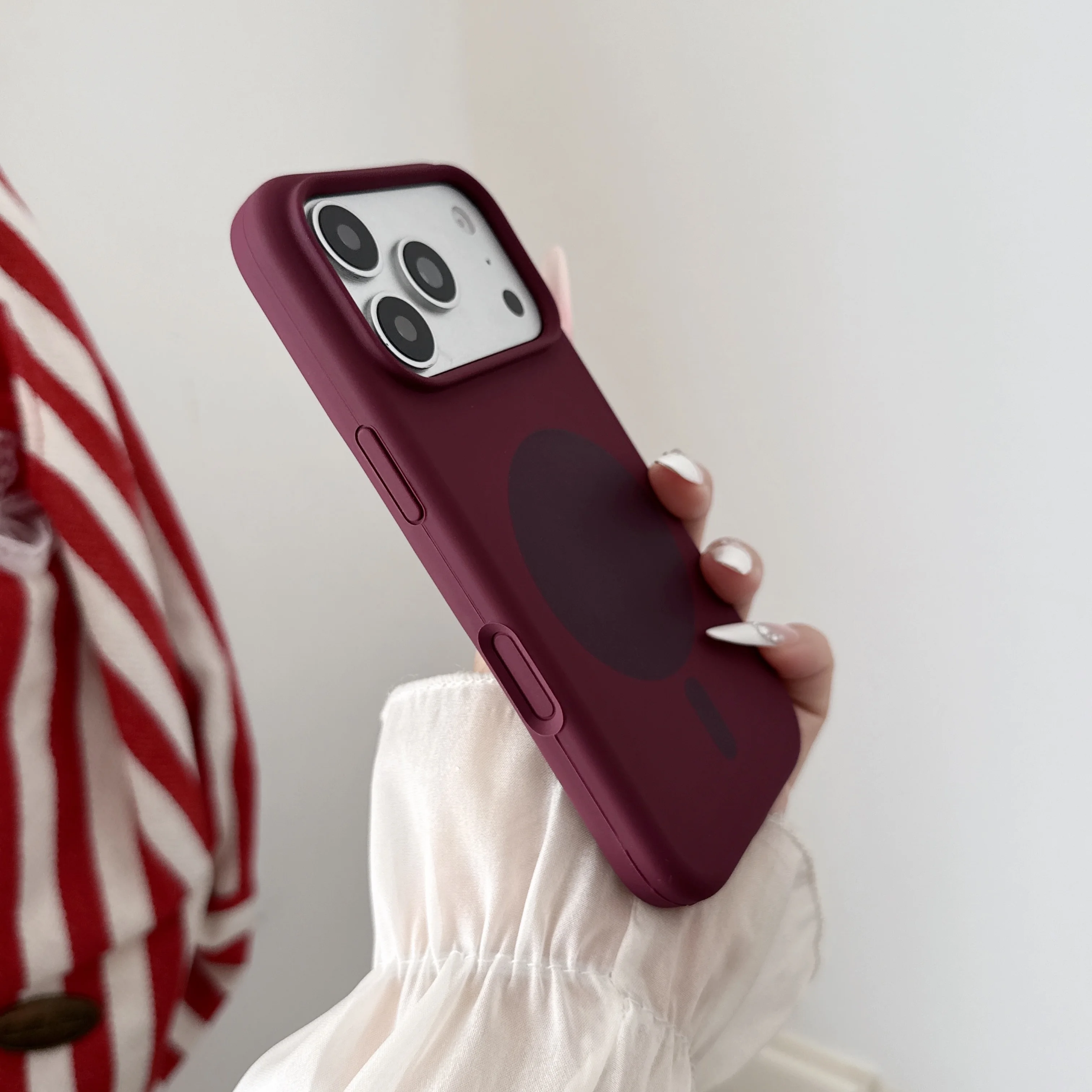 Modieuze, magnetische, draadlo - Liquid Silicone Magnetic Phone Case recensie en prijs